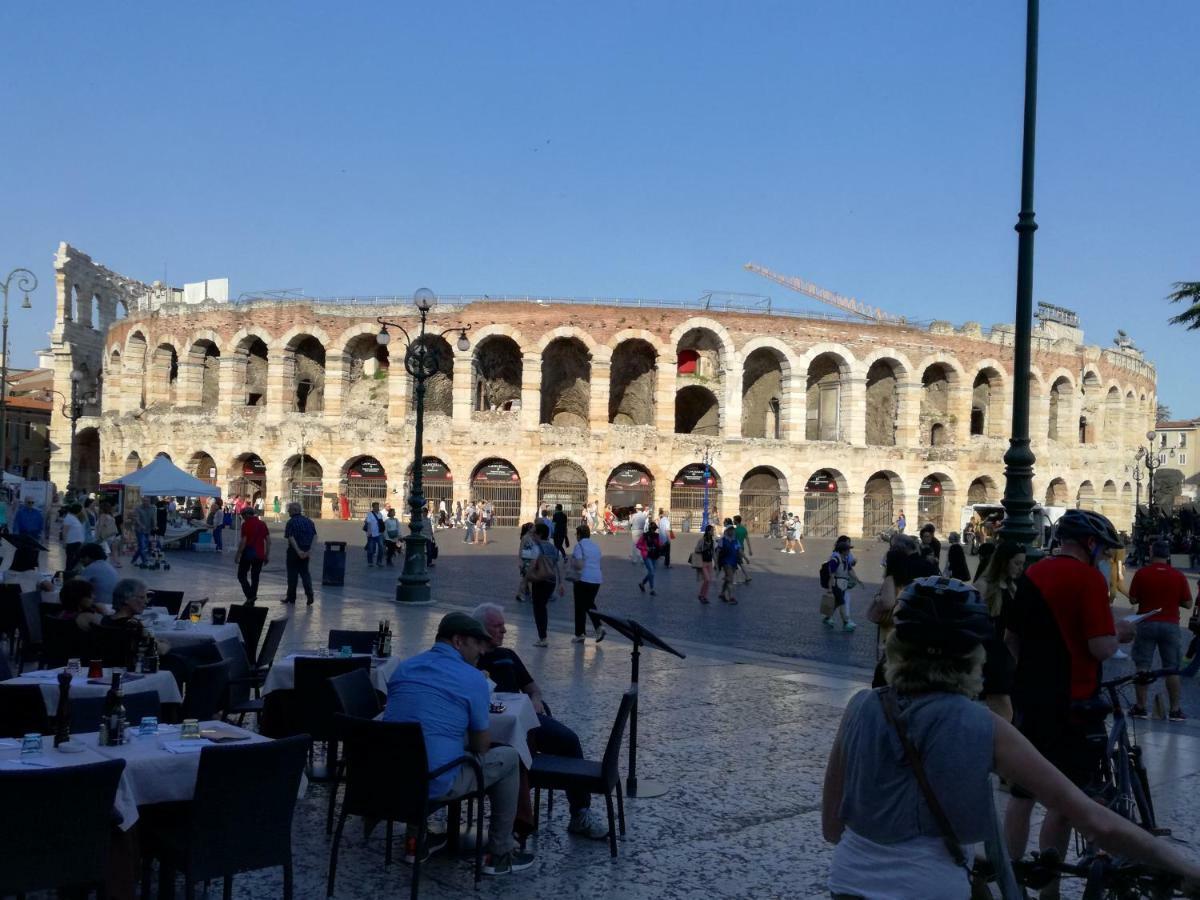 Verona Relais + Private Parking Bagian luar foto