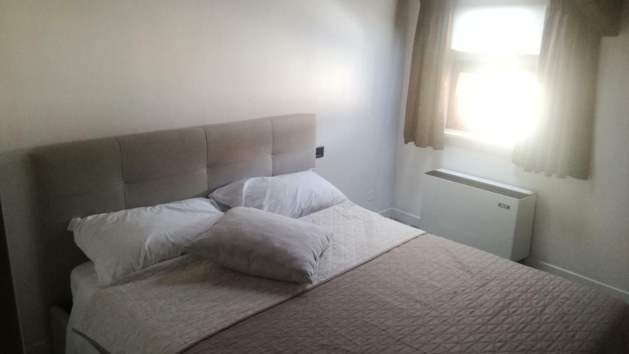 Verona Relais + Private Parking Bagian luar foto